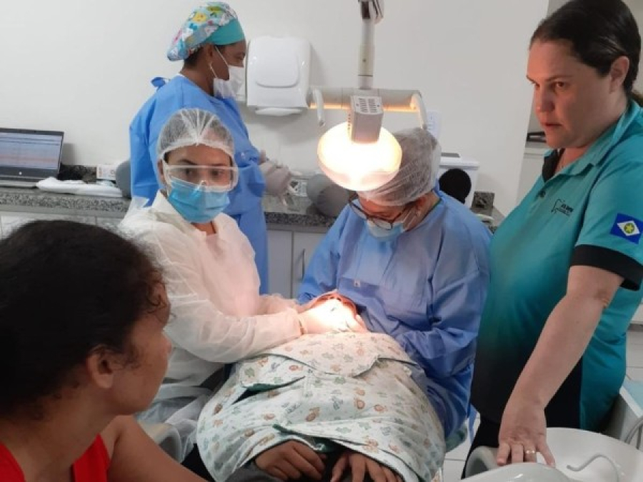 Colíder: Curso da SES capacita profissionais para atendimento odontológico de pessoas com deficiência