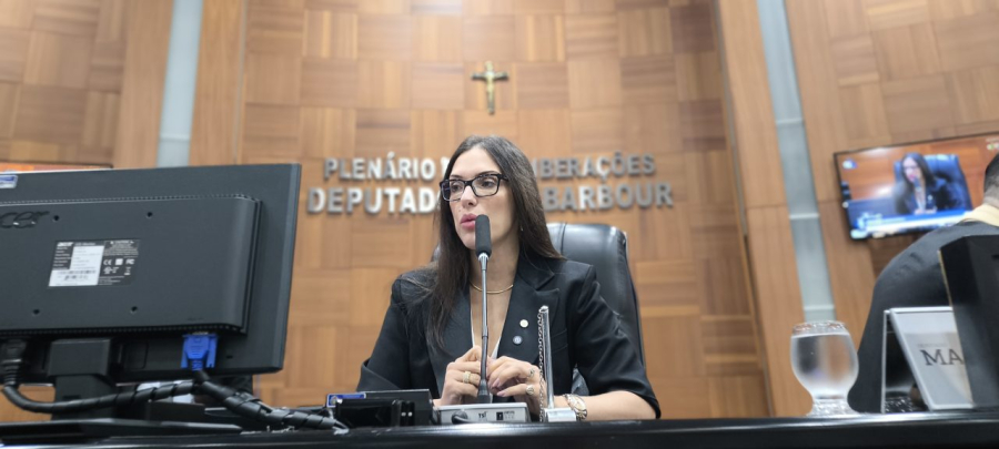 Projeto de Janaina pode ampliar licença-paternidade e proteger mães em internação pós-parto