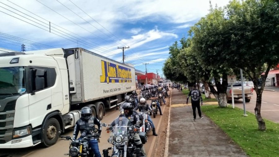 Insanos MC realiza ação solidária em apoio à causa animal em Colíder